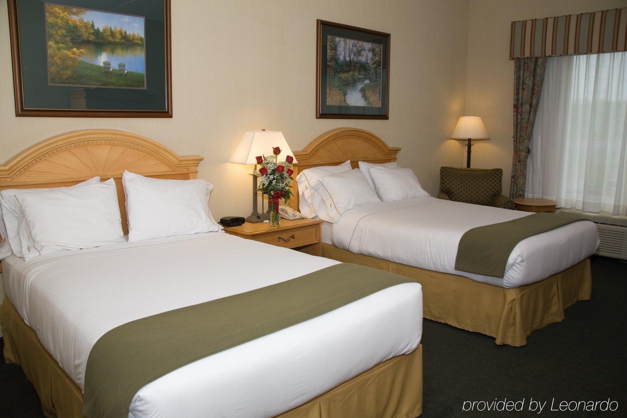Holiday Inn Express Hotel & Suites Watertown - Thousand Islands, An Ihg Hotel Δωμάτιο φωτογραφία